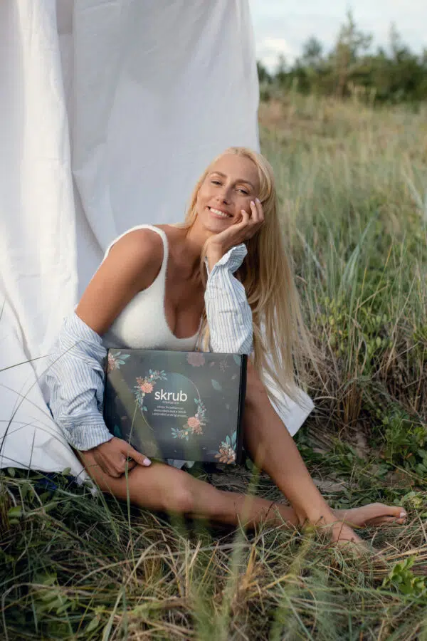 DĀVANU KOMPLEKTS KASTĒ AR ZIEDIEM 2 - Image 6