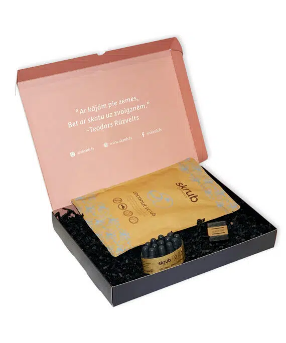 DĀVANU KOMPLEKTS KASTĒ AR ZIEDIEM Nr.1